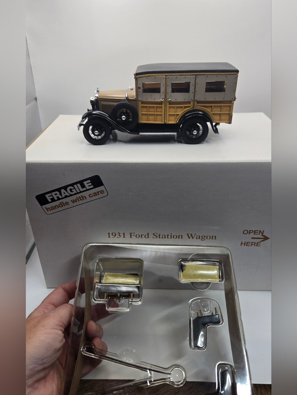 Danbury Mint 1931 Ford Model A Station Wagon diecast model car in 1:24 scale